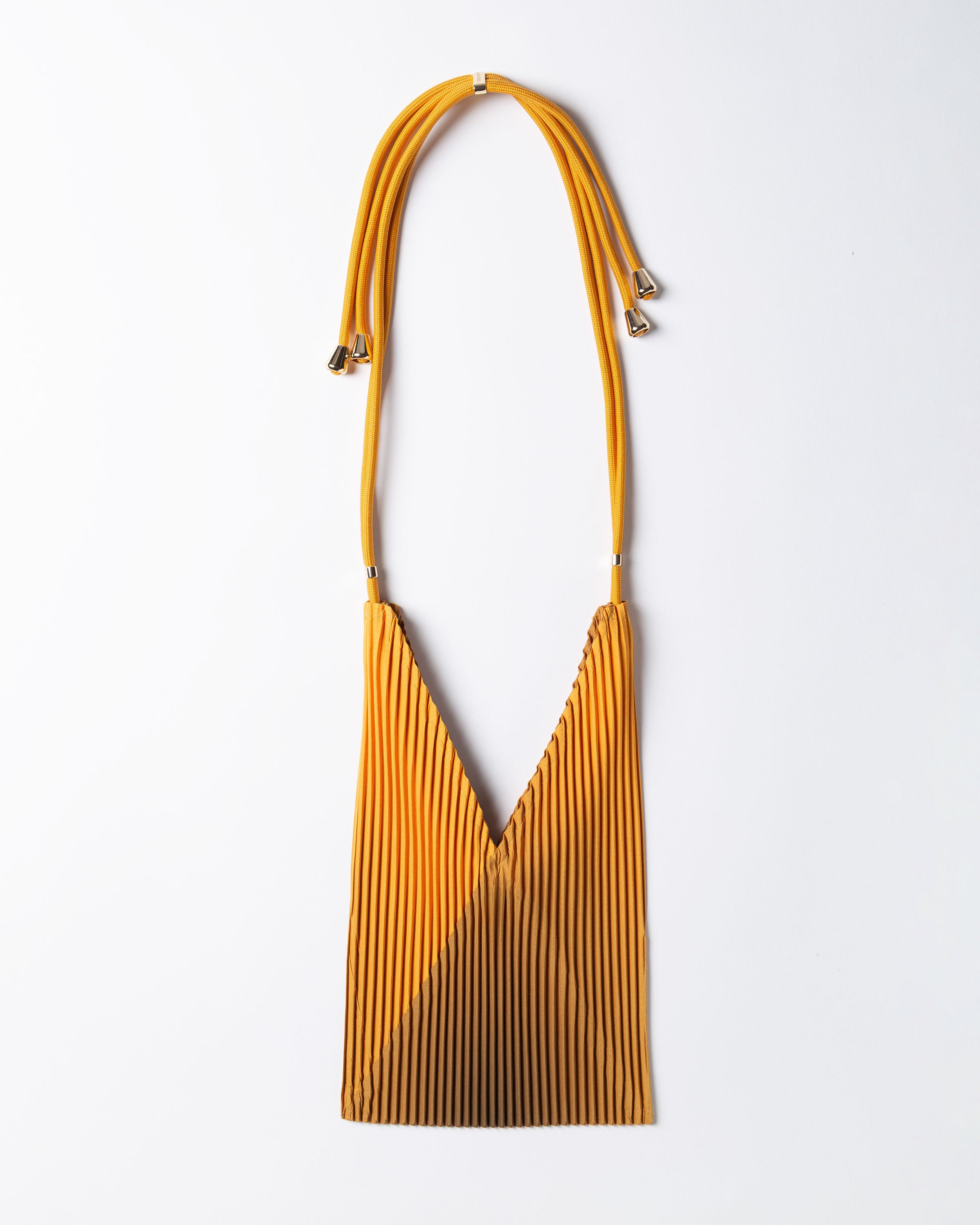 Baby bag a tracolla plissettata Artisan gold Multitudes, borsetta di design in raso.