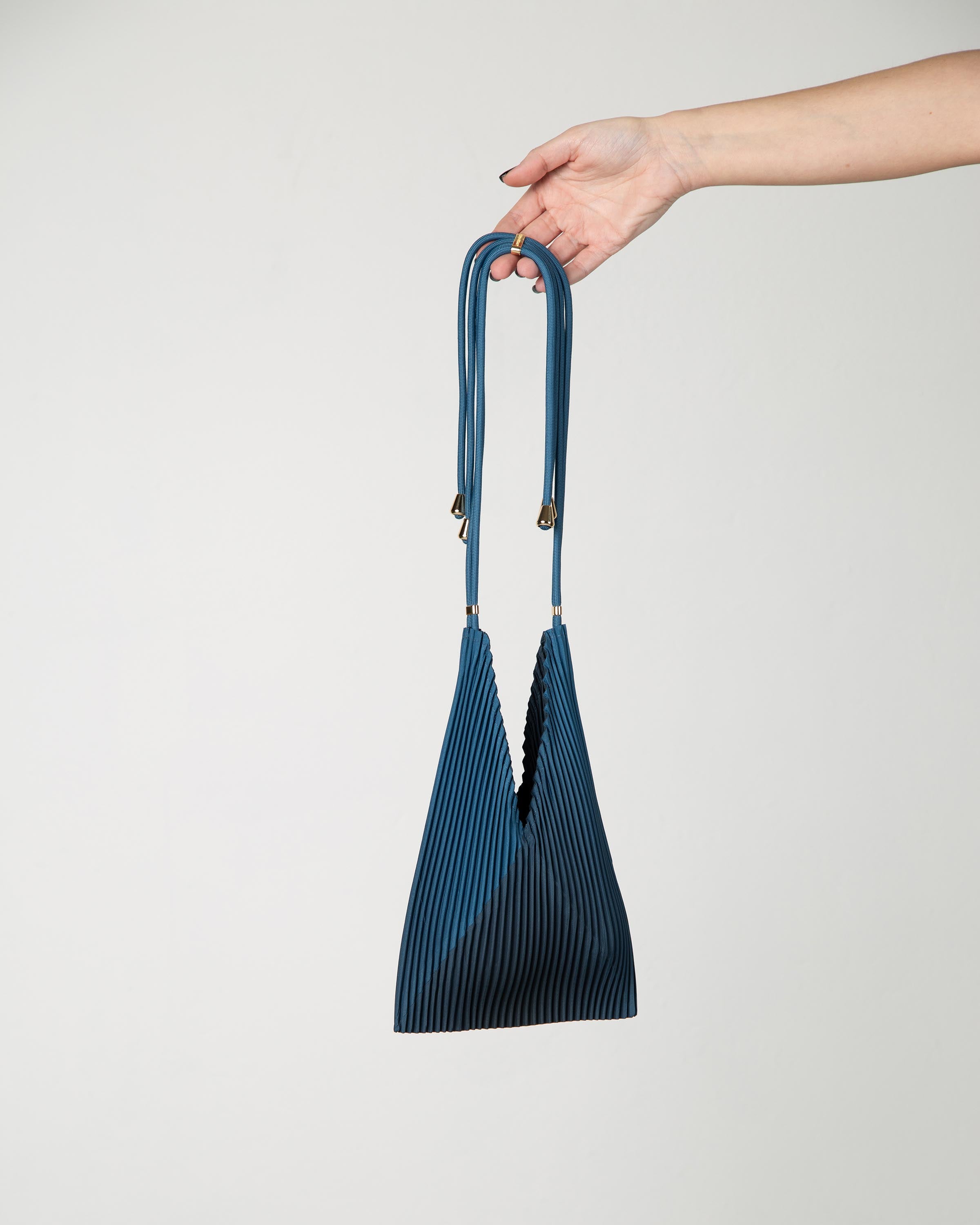 Bbay bag Realizzata in tessuto plissettato effetto seta