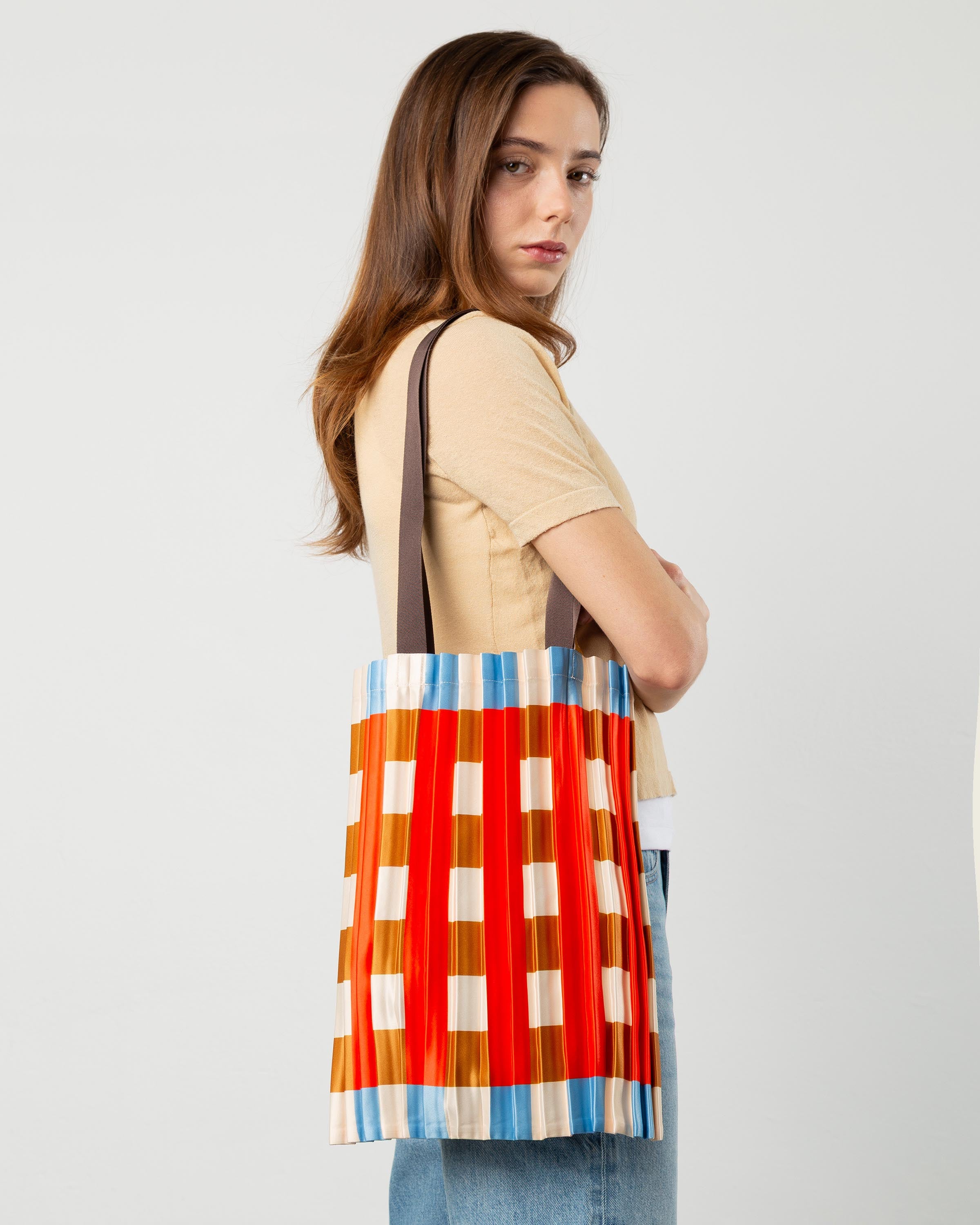 Marsala tote bag firmata Multitudes.