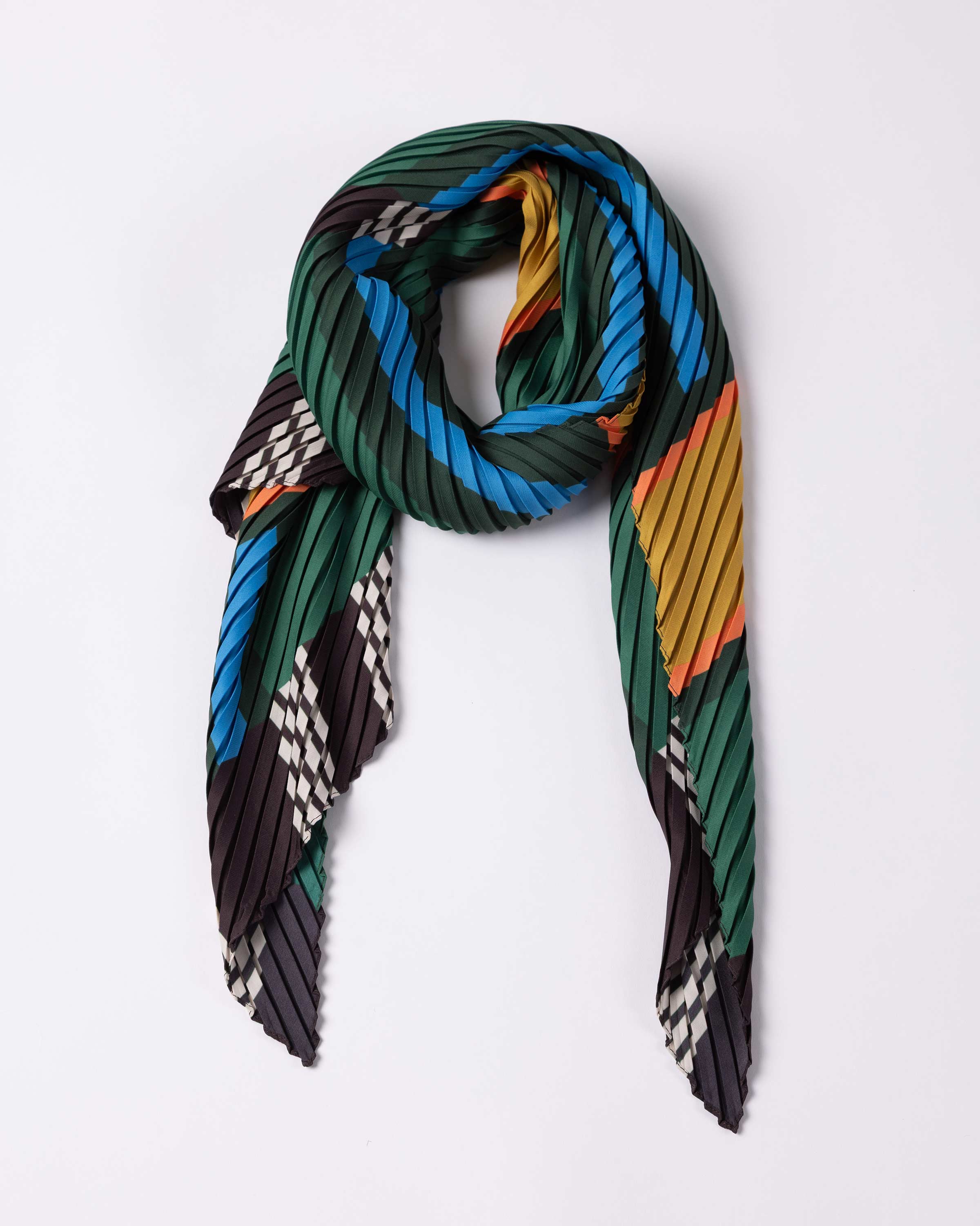Sciarpa plissettata Selene di Multitudes color nero e verde.