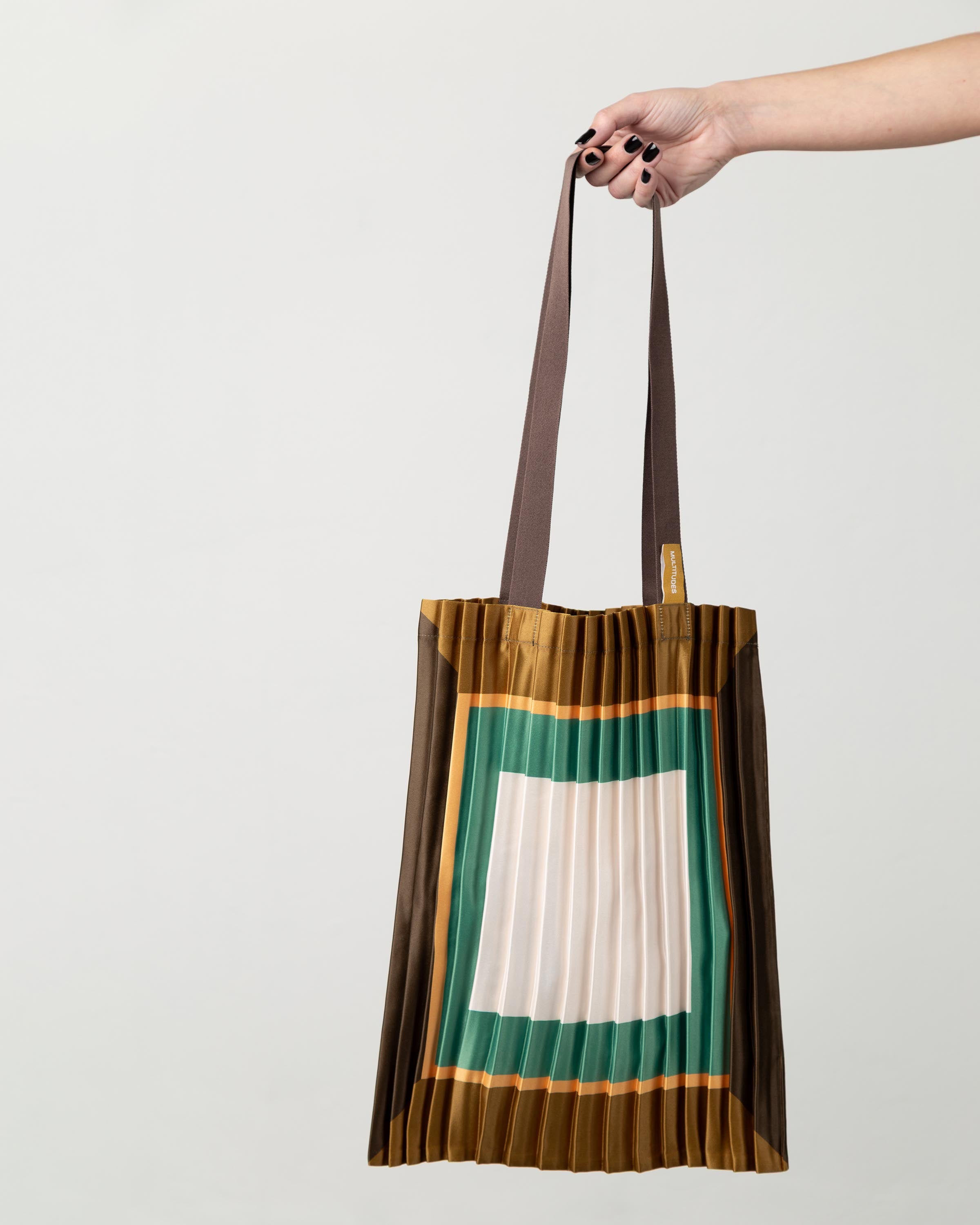 Cefalù tote bag plissettata in raso effetto seta.