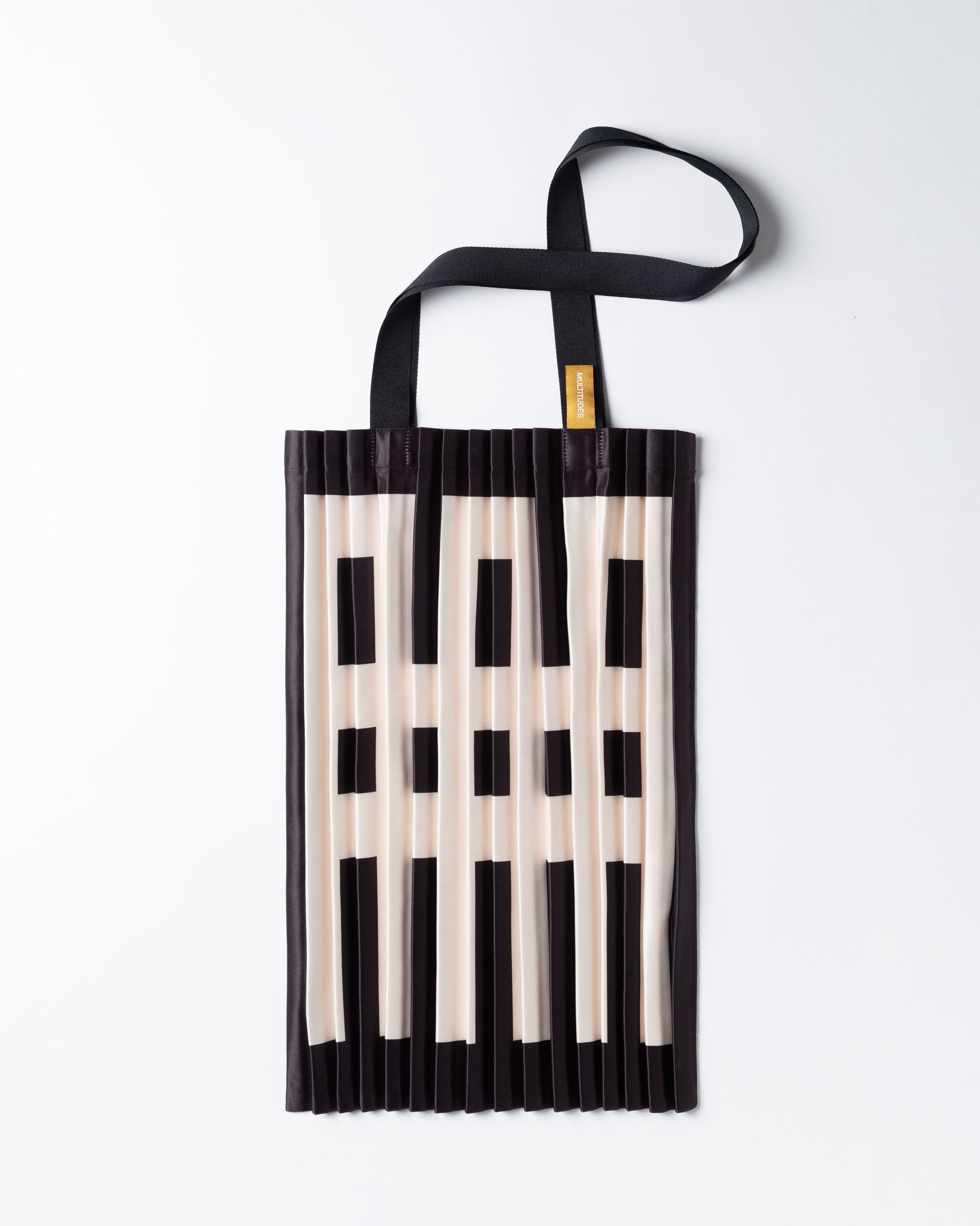 Tote bag plissettata in raso Mondello, dimensioni 40 x 48 cm.