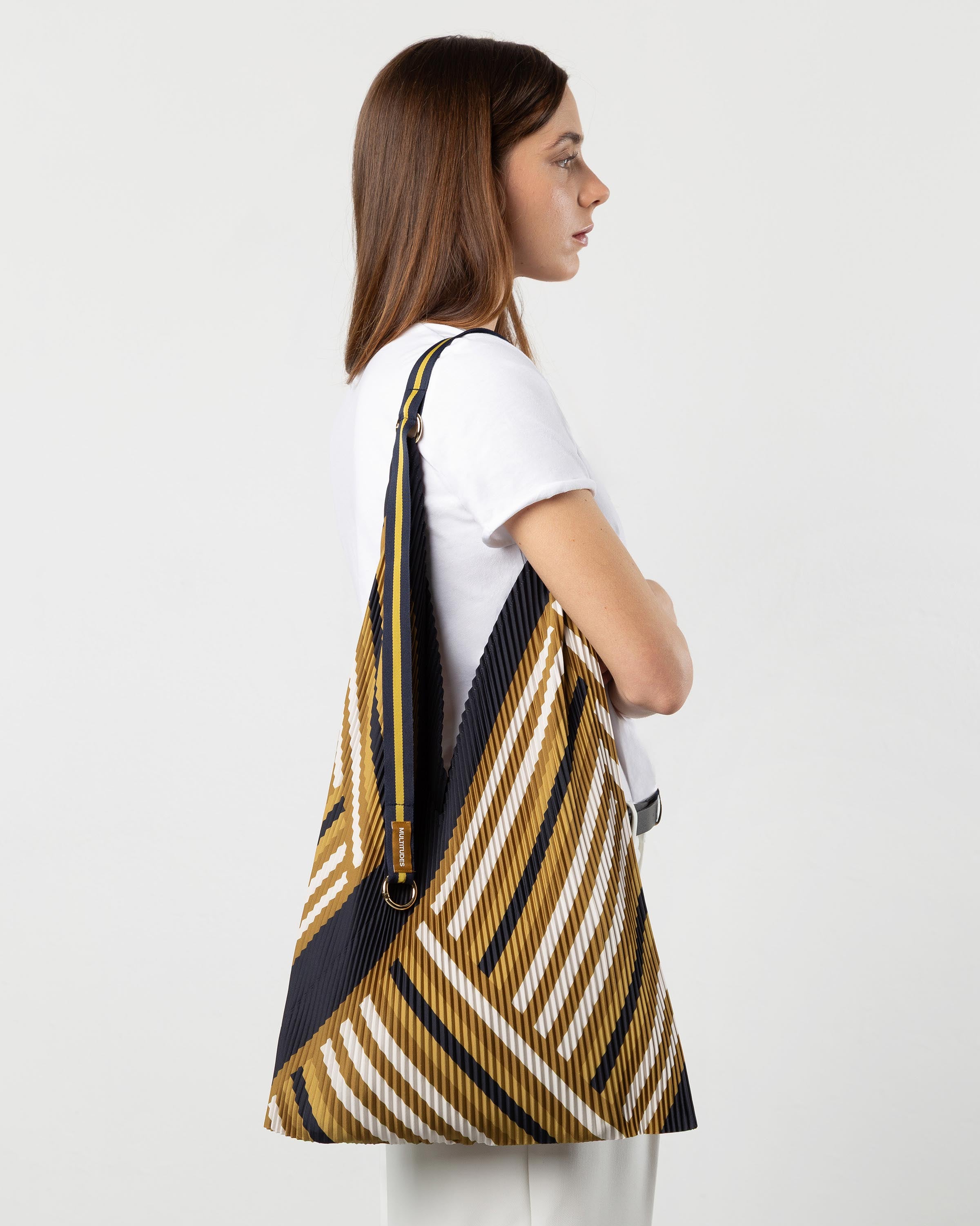 Borsa plissettata Grace di Multitudes.