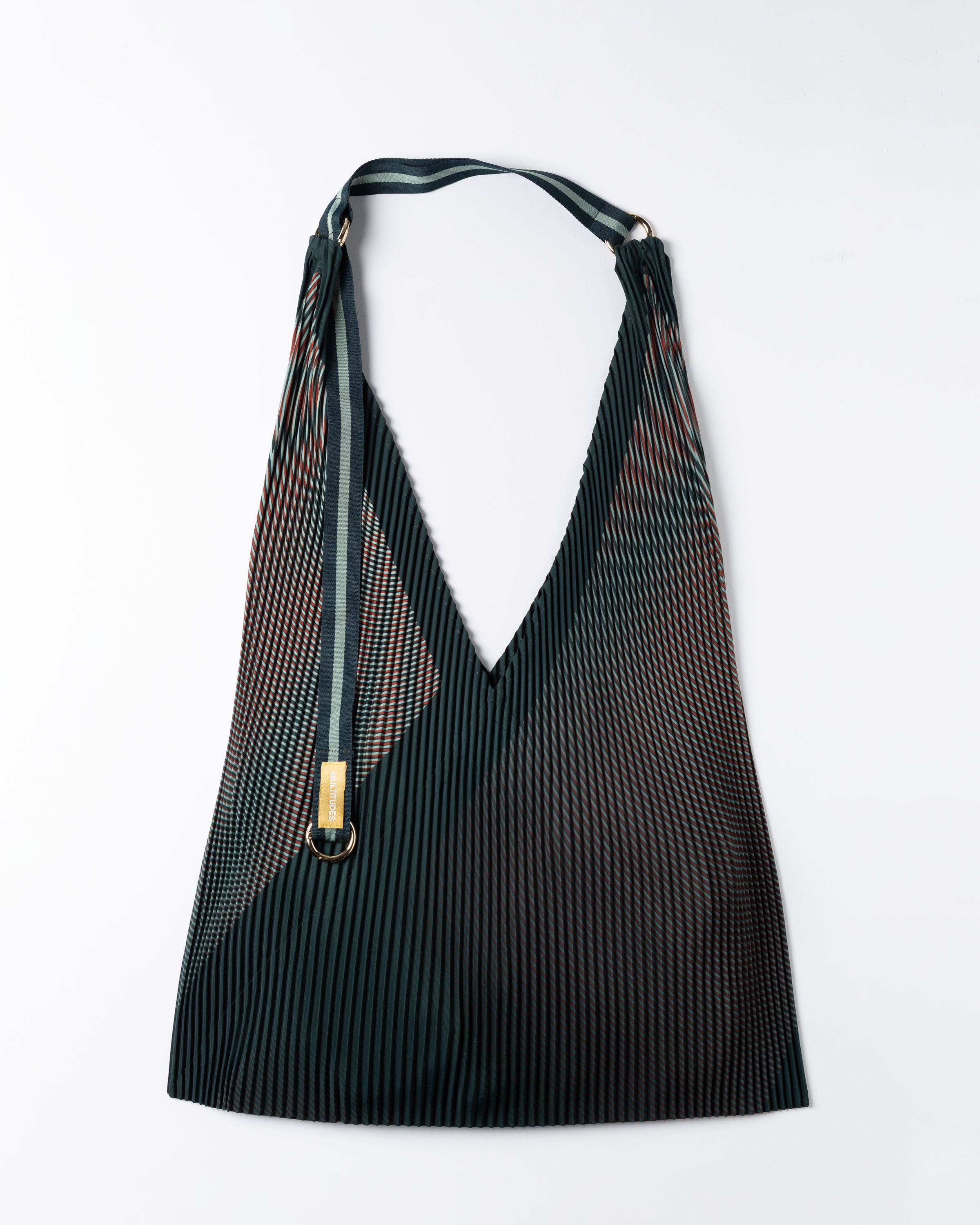 Y bag Isabella Green di Multitudes, borsa plissettata verde scuro.
