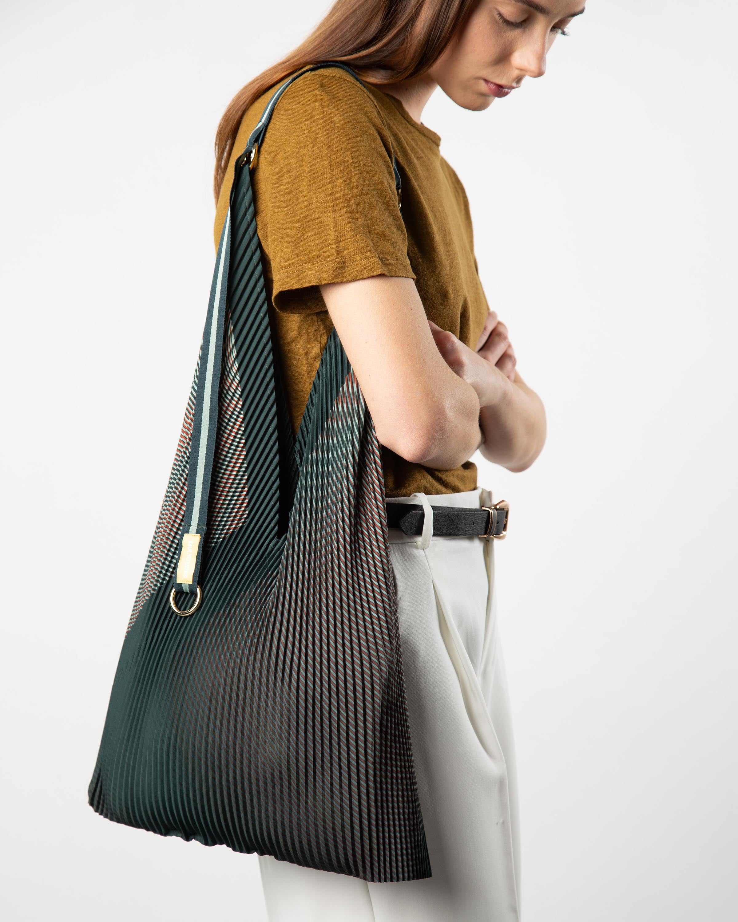 Y bag Isabella Green di Multitudes.