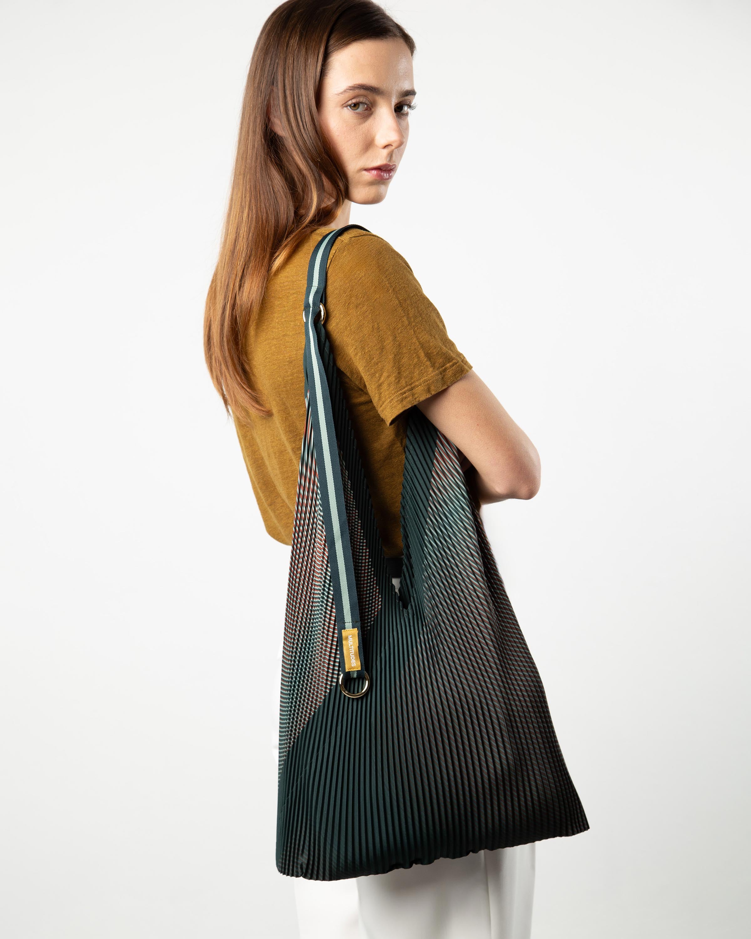 Y bag Isabella Green di Multitudes.