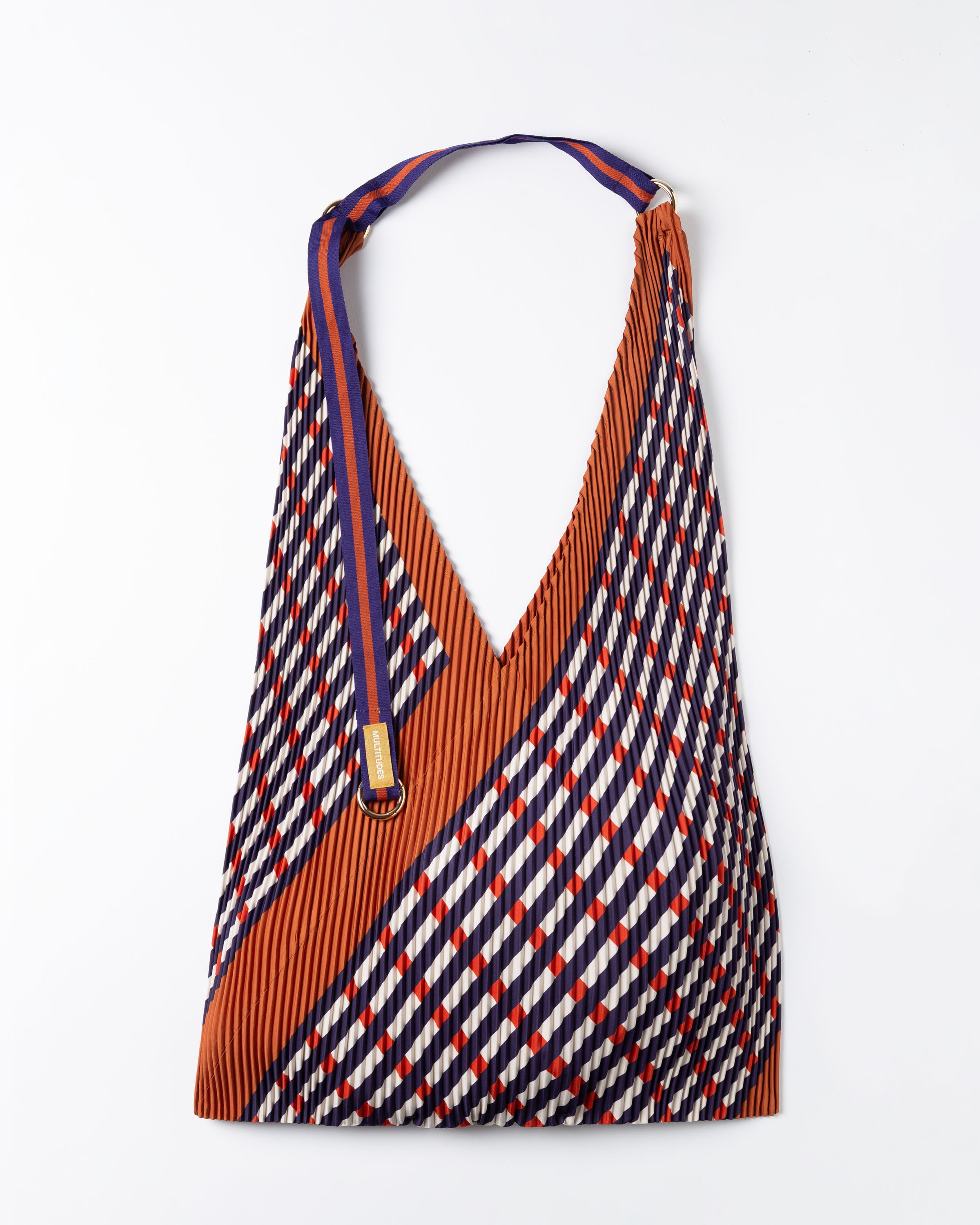 Y bag Sophia Terracotta di Multitudes, borsa plissettata color terracotta, a righe blu, bianche e rosse.