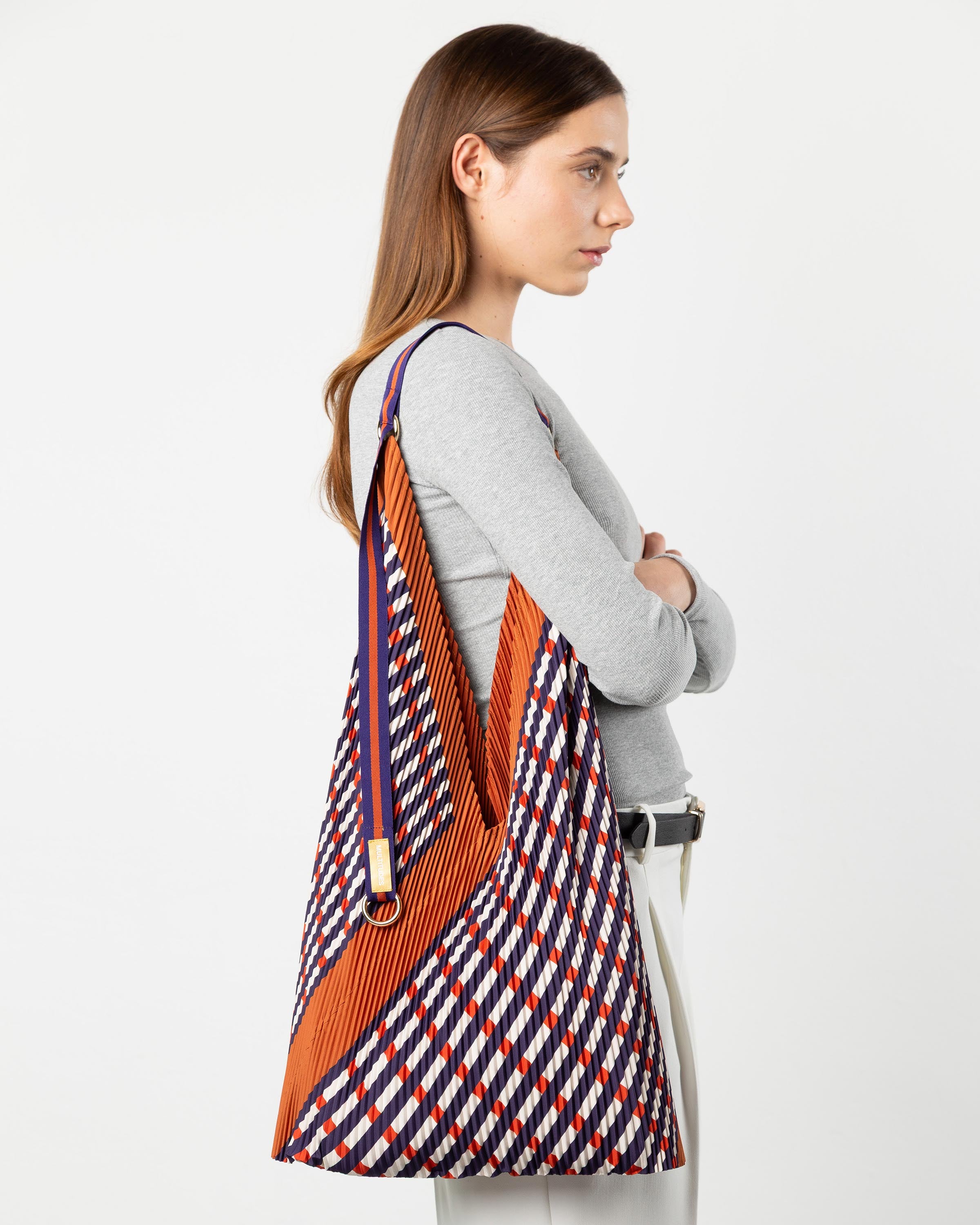 Borsa a spalla plissettata Sophia Terracotta di Multitudes.