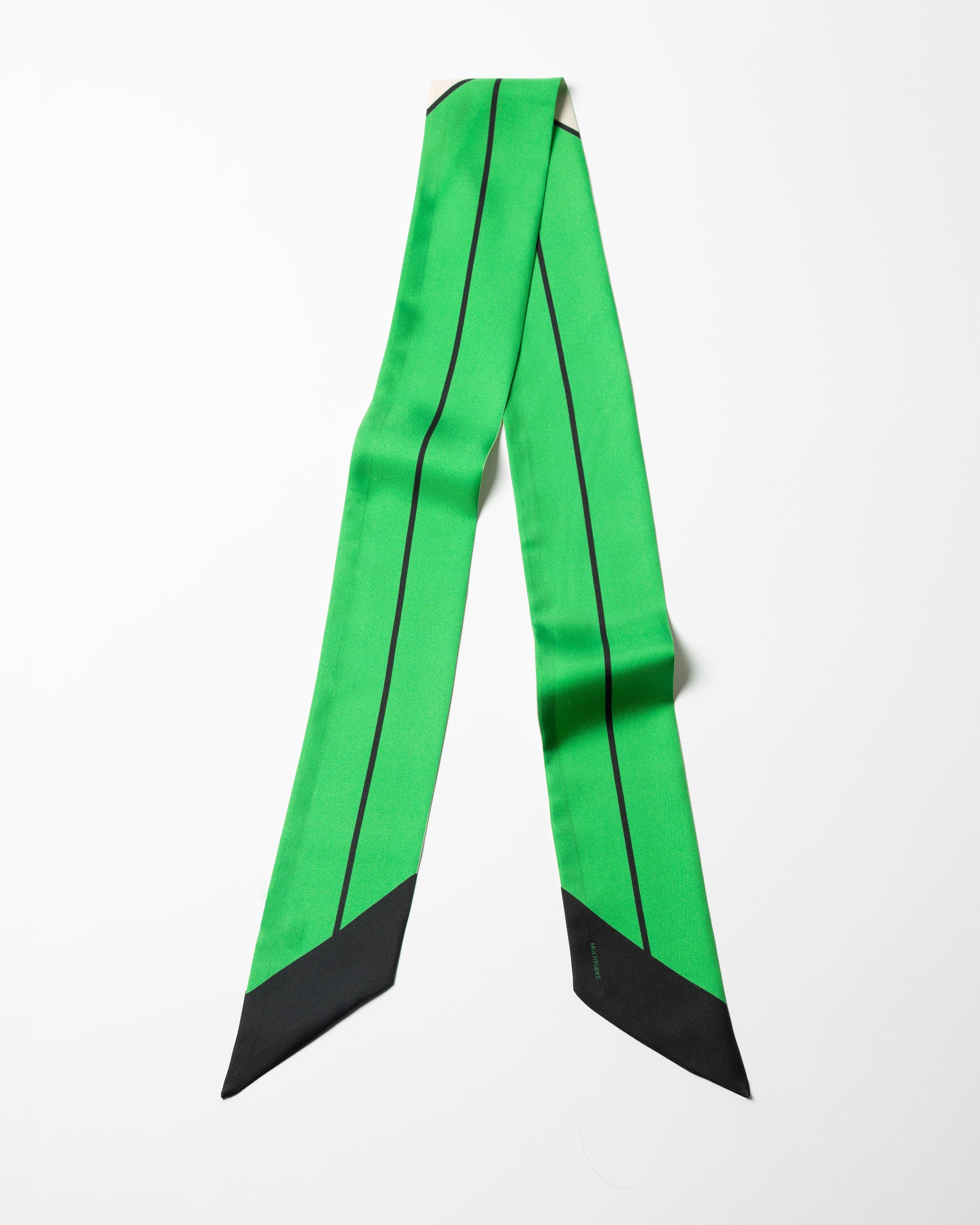 Nastro in seta verde Lily Twilly di Multitudes. 